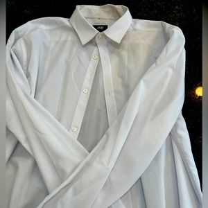 H&M easy iron dress shirt. L/S slim fit size L.